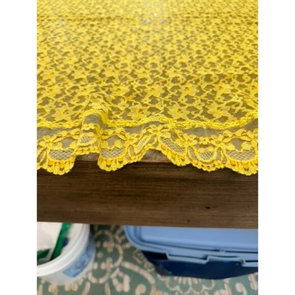 Yellow Lace Rectangular Bed Coverlet?, Tablecloth?, Vintage, Lace, Ruffle - Picture 2 of 4